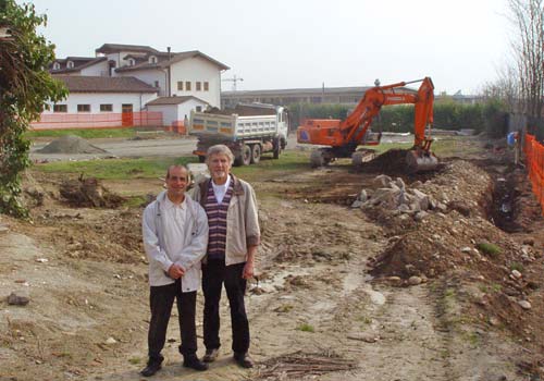 Il cantiere per la costruzione del tempio Il cantiere per la costruzione del tempio