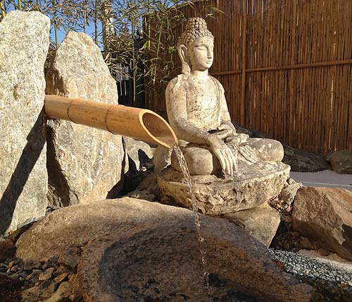 Il Giardino della Meditazione nell'ashram di Anima Universale Il Giardino della Meditazione nell'ashram di Anima Universale