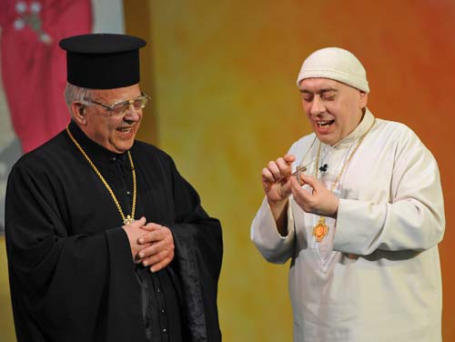 Mons. Virginio Fogliazza con Swami Roberto