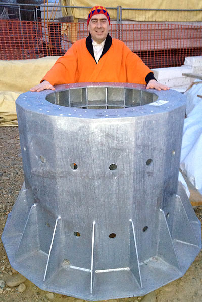 9 aprile 2012: Swami benedice l’anello centrale della cupola 9 aprile 2012: Swami benedice l’anello centrale della cupola