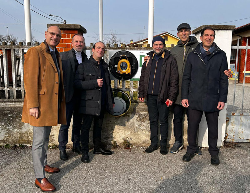 Posa del DAE in Frazione Tedeschi