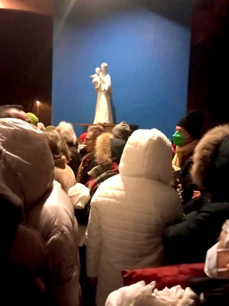 La Madonna del Sorriso all’ingresso del Tempio di Anima Universale