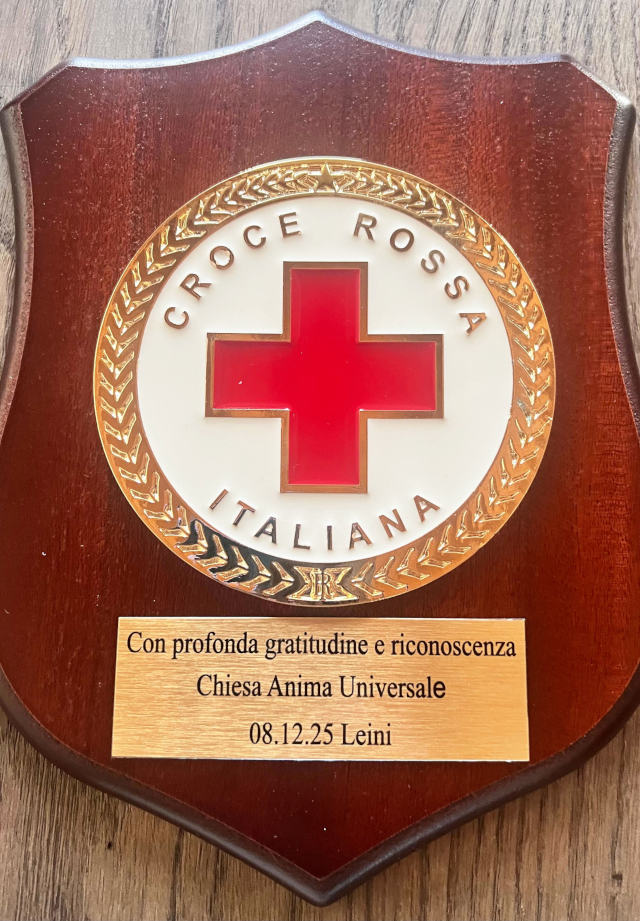 Simbolo della Croce Rossa donato alla Chiesa Anima Universale